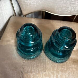 Set of 2 Vintage Blue Glass Hemingray Railroad Insulators No 42